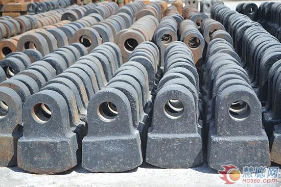 鄭州鼎盛錘式破碎機錘頭耐磨性能好