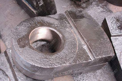 礦山破碎機錘頭要定期檢查才能延長其使用壽命